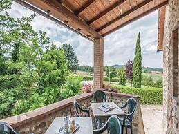 Scenic Apartment in Casole D'elsa With Pool