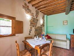 Scenic Apartment in Casole D'elsa With Pool