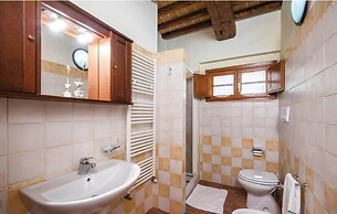 Scenic Apartment in Casole D'elsa With Pool