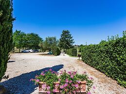 Scenic Apartment in Casole D'elsa With Pool