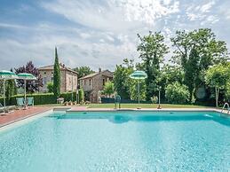 Scenic Apartment in Casole D'elsa With Pool