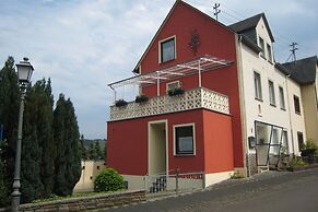 Comfortable Holiday Home Near Vineyards in Bremm