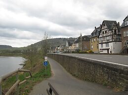 Comfortable Holiday Home Near Vineyards in Bremm
