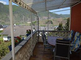 Comfortable Holiday Home Near Vineyards in Bremm