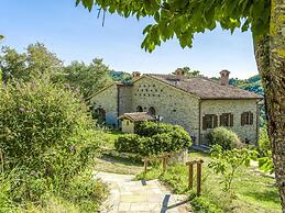 Beautiful Villa in Belforte All'isauro With Swimming Pool