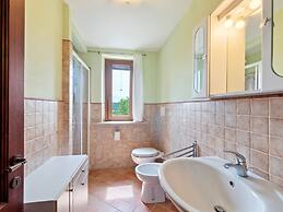 Beautiful Villa in Belforte All'isauro With Swimming Pool