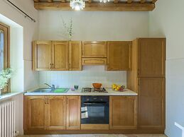Beautiful Villa in Belforte All'isauro With Swimming Pool