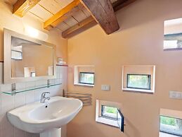 Beautiful Villa in Belforte All'isauro With Swimming Pool