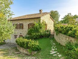 Beautiful Villa in Belforte All'isauro With Swimming Pool
