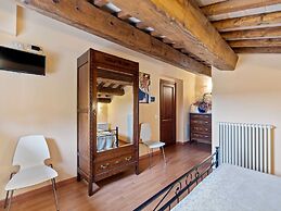 Beautiful Villa in Belforte All'isauro With Swimming Pool