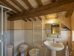 Beautiful Villa in Belforte All'isauro With Swimming Pool