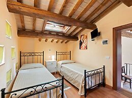 Beautiful Villa in Belforte All'isauro With Swimming Pool