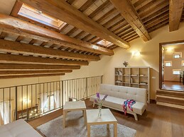 Beautiful Villa in Belforte All'isauro With Swimming Pool