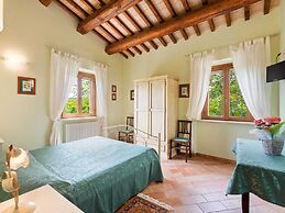Beautiful Villa in Belforte All'isauro With Swimming Pool