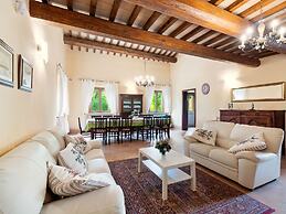 Beautiful Villa in Belforte All'isauro With Swimming Pool