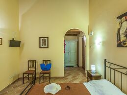 Beautiful Villa in Belforte All'isauro With Swimming Pool