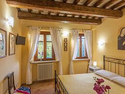 Beautiful Villa in Belforte All'isauro With Swimming Pool