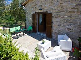 Beautiful Villa in Belforte All'isauro With Swimming Pool