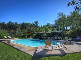 Detached Villa for 6-pers. With Outdoor Swimming Pool