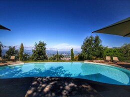 Detached Villa for 6-pers. With Outdoor Swimming Pool