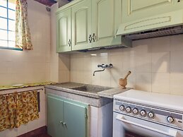 Aesthetic Farmhouse in Bucine With Barbecue