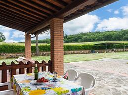 Aesthetic Farmhouse in Bucine With Barbecue