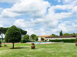Aesthetic Farmhouse in Bucine With Barbecue