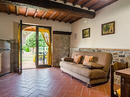 Aesthetic Farmhouse in Bucine With Barbecue