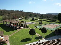 Aesthetic Farmhouse in Bucine With Barbecue