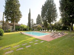 Pleasant Cottage in Asnieres With Terrace