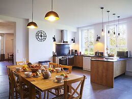 Pleasant Cottage in Asnieres With Terrace