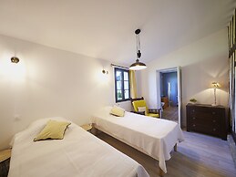 Pleasant Cottage in Asnieres With Terrace