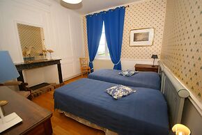 Pleasant Cottage in Asnieres With Terrace