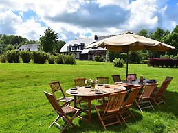 Pleasant Cottage in Asnieres With Terrace