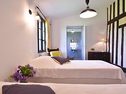 Pleasant Cottage in Asnieres With Terrace