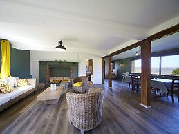 Pleasant Cottage in Asnieres With Terrace