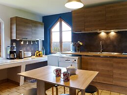Pleasant Cottage in Asnieres With Terrace