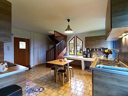 Pleasant Cottage in Asnieres With Terrace