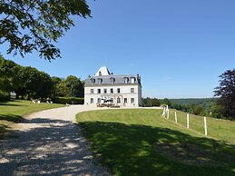 Pleasant Cottage in Asnieres With Terrace