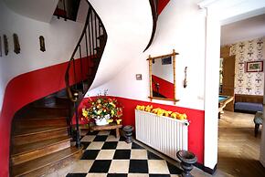 Pleasant Cottage in Asnieres With Terrace