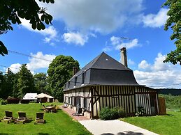 Pleasant Cottage in Asnieres With Terrace