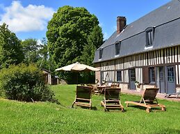 Pleasant Cottage in Asnieres With Terrace