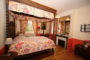 Pleasant Cottage in Asnieres With Terrace