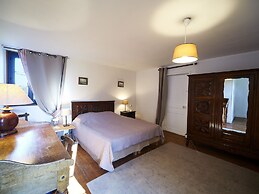 Pleasant Cottage in Asnieres With Terrace