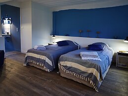 Pleasant Cottage in Asnieres With Terrace