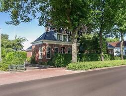 Pleasant Holiday Home in Vrouwenpolder With Garden