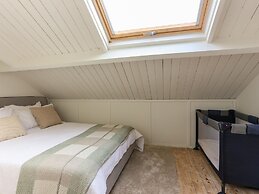 Pleasant Holiday Home in Vrouwenpolder With Garden