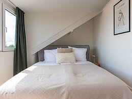 Pleasant Holiday Home in Vrouwenpolder With Garden