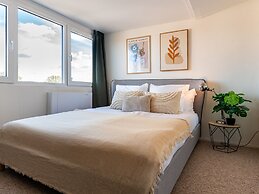 Pleasant Holiday Home in Vrouwenpolder With Garden