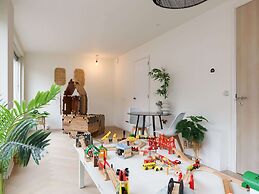 Pleasant Holiday Home in Vrouwenpolder With Garden